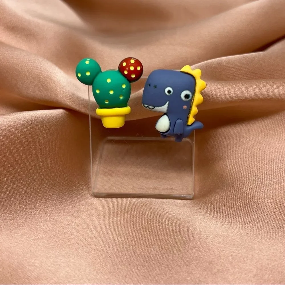 NWT Dinosaur Cactus 925 Silver Hypoallergenic Earring
